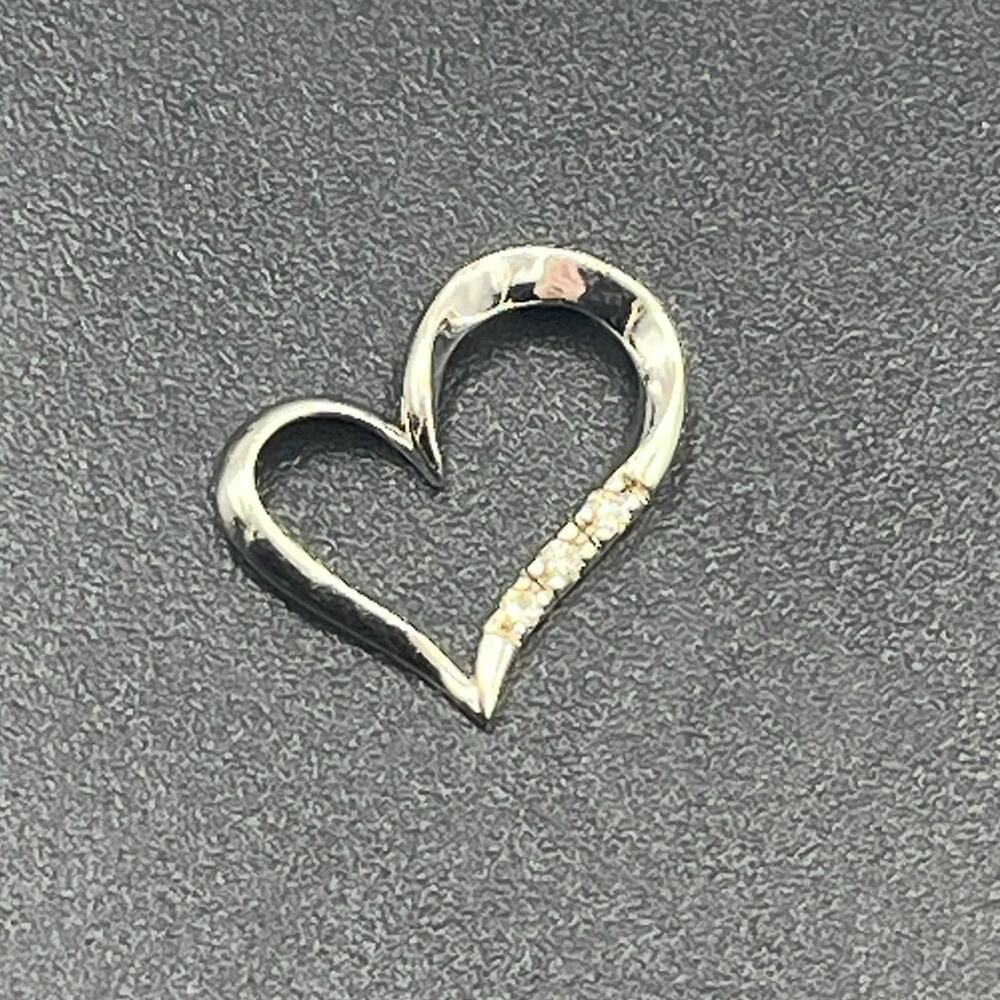LJ Legend‎ Jewelry 14k White Gold Floating .07 ct 3-Stone Diamond Heart Pendant